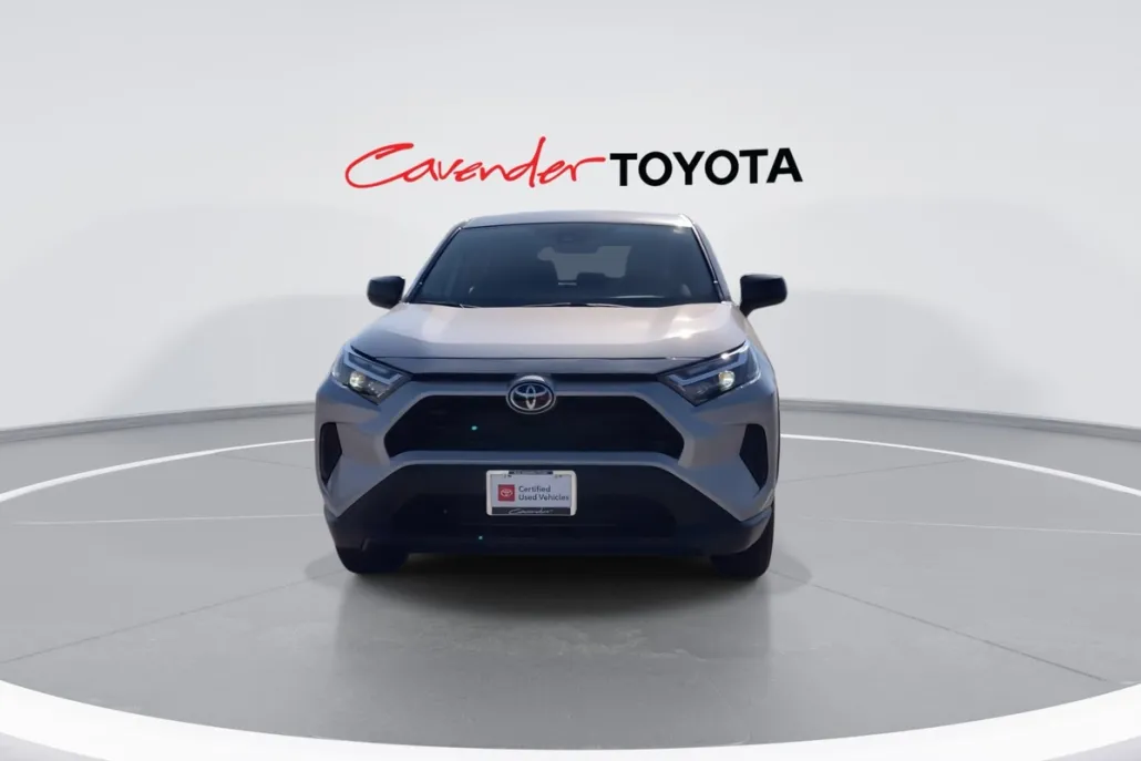 2025 Toyota RAV4 LE photo 1