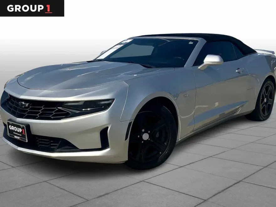 2019 Chevrolet Camaro 1LT photo 1