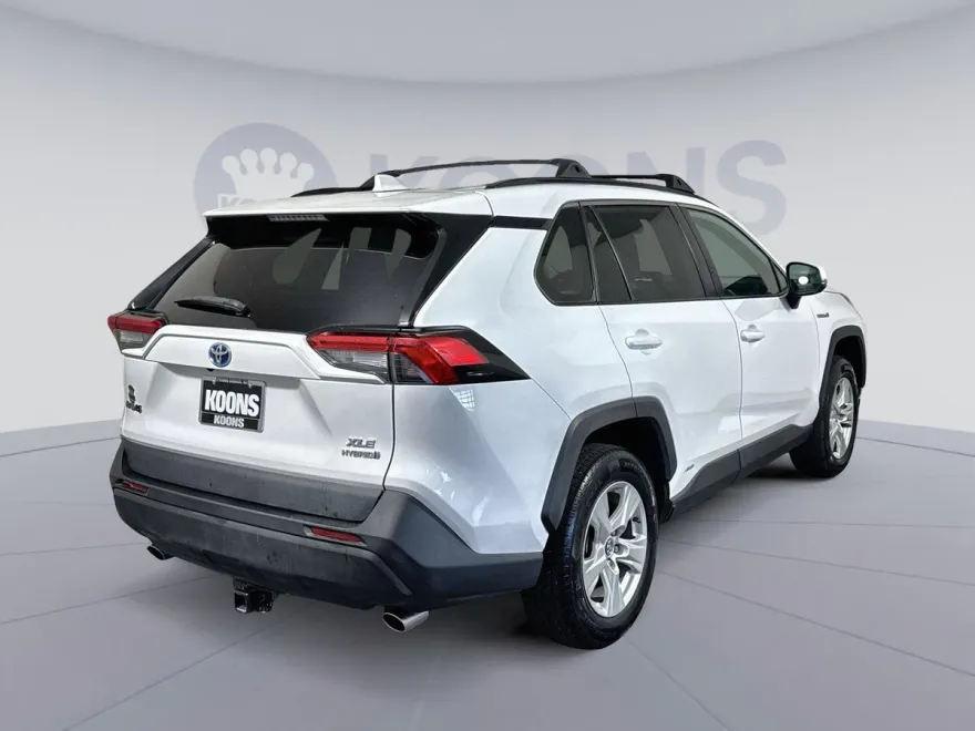 2021 Toyota RAV4 Hybrid XLE photo 1