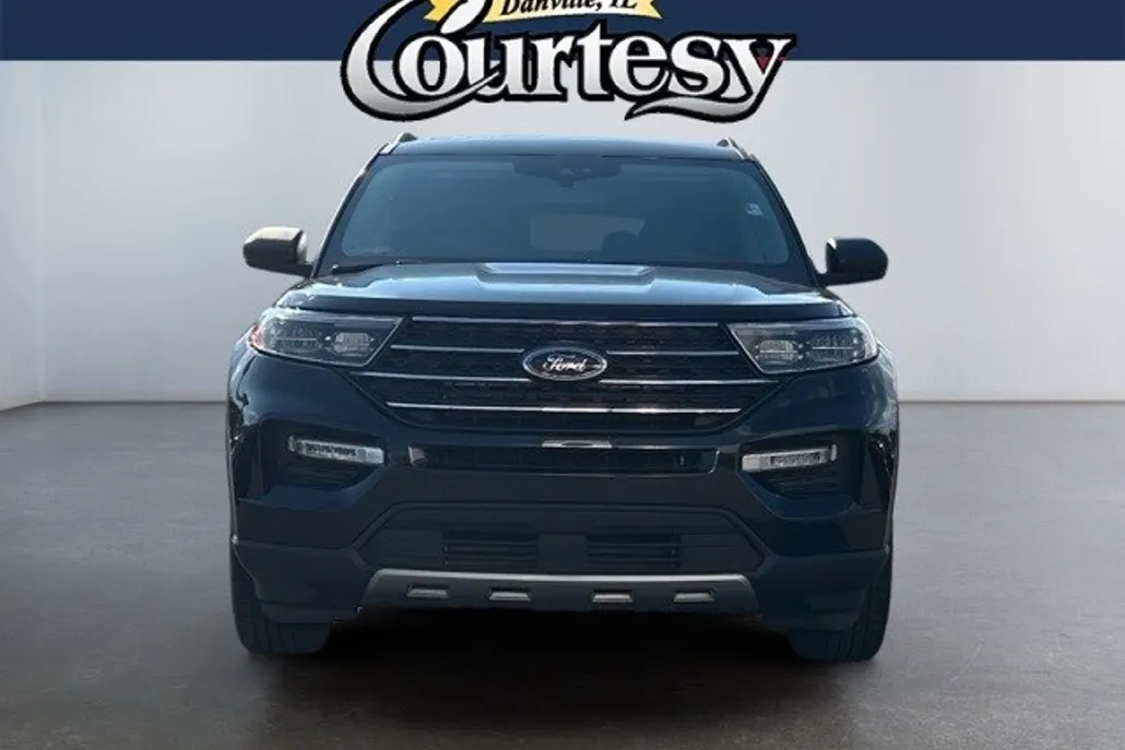2022 Ford Explorer XLT photo 1