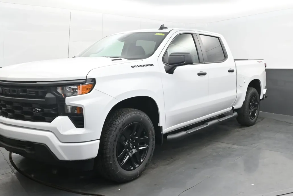2026 Chevrolet Silverado 1500 Custom photo 1
