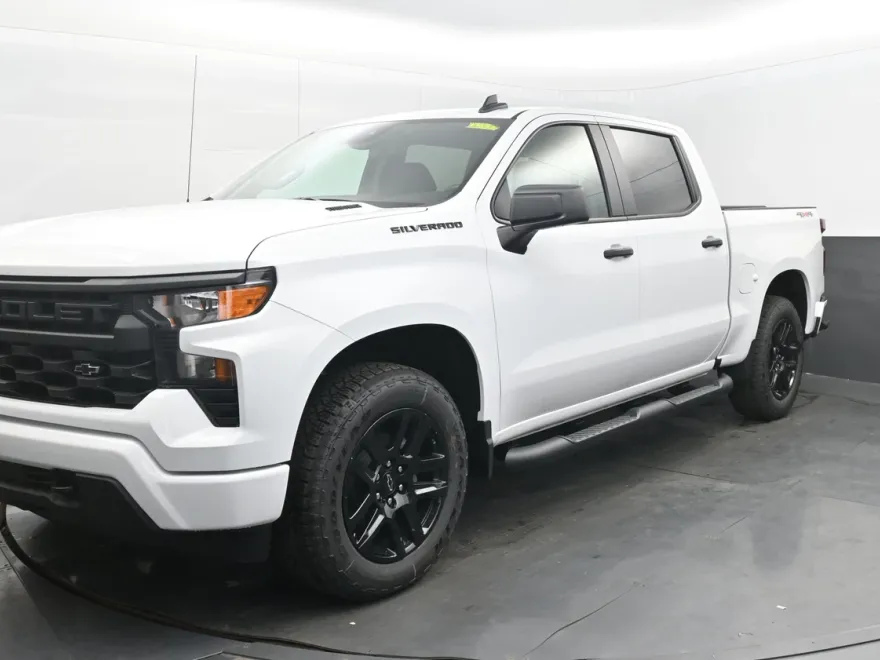 2026 Chevrolet Silverado 1500 Custom photo 1
