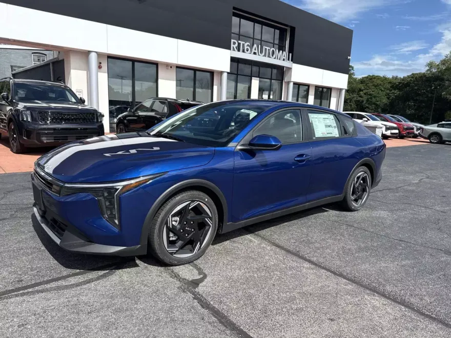 2025 Kia K4 EX photo 1