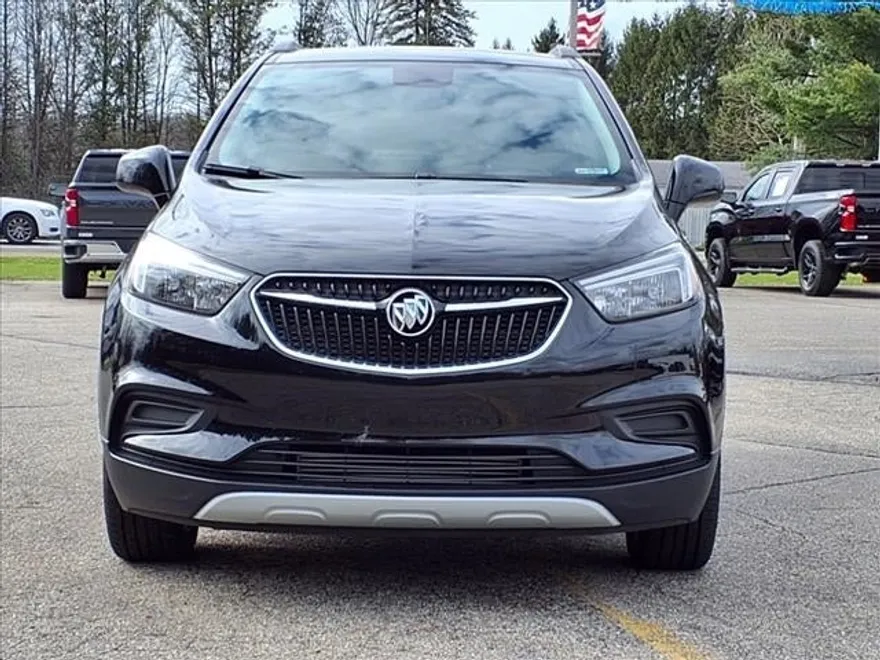 2022 Buick Encore Preferred photo 2