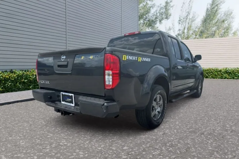 2013 Nissan Frontier Crew Cab Desert Runner photo 1
