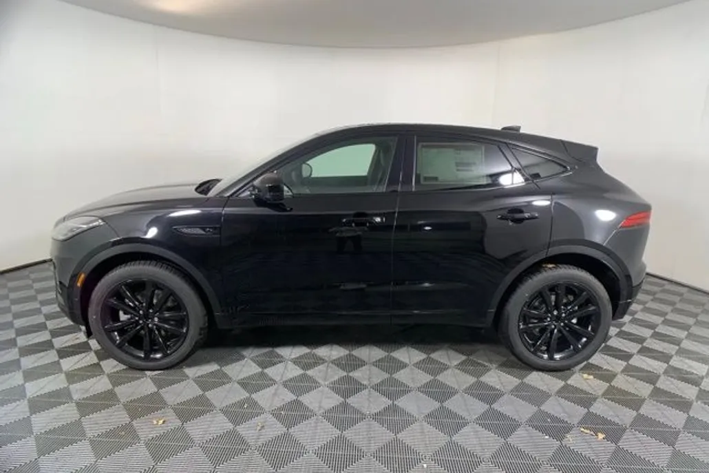 2024 Jaguar E-PACE P250 photo 1