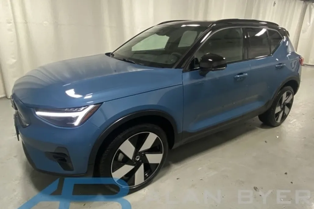 2023 Volvo XC40 Recharge Ultimate photo 1