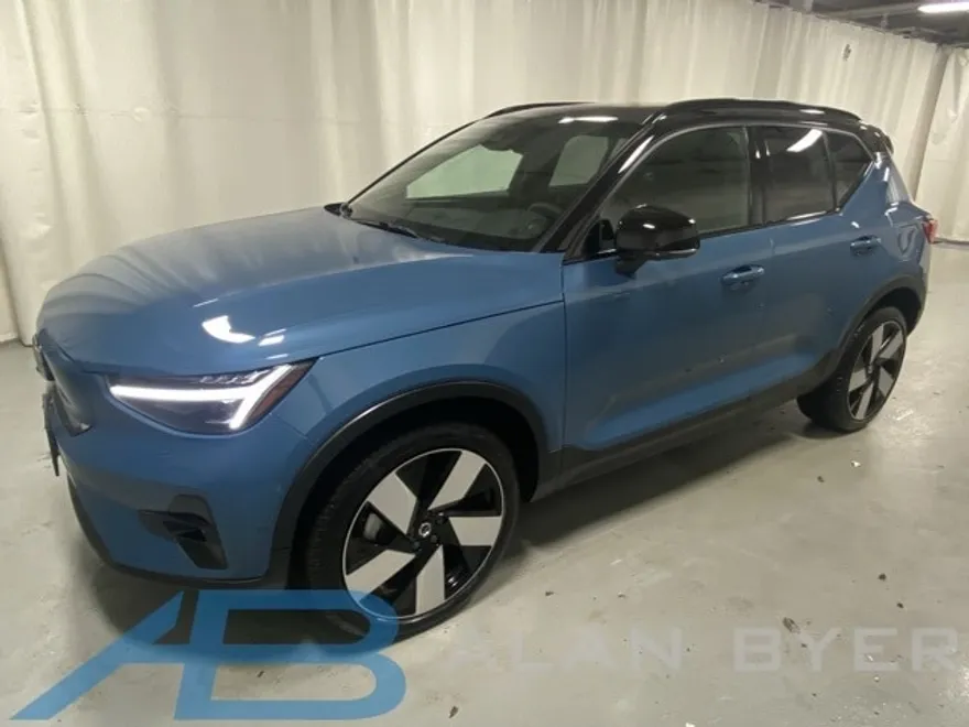2023 Volvo XC40 Recharge Ultimate photo 1