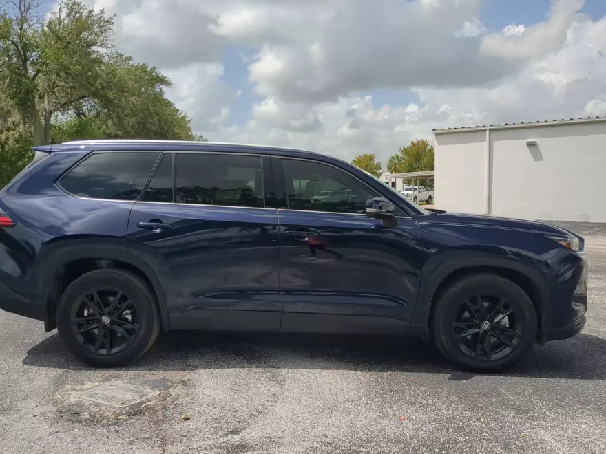 2024 Toyota Grand Highlander Limited photo 1