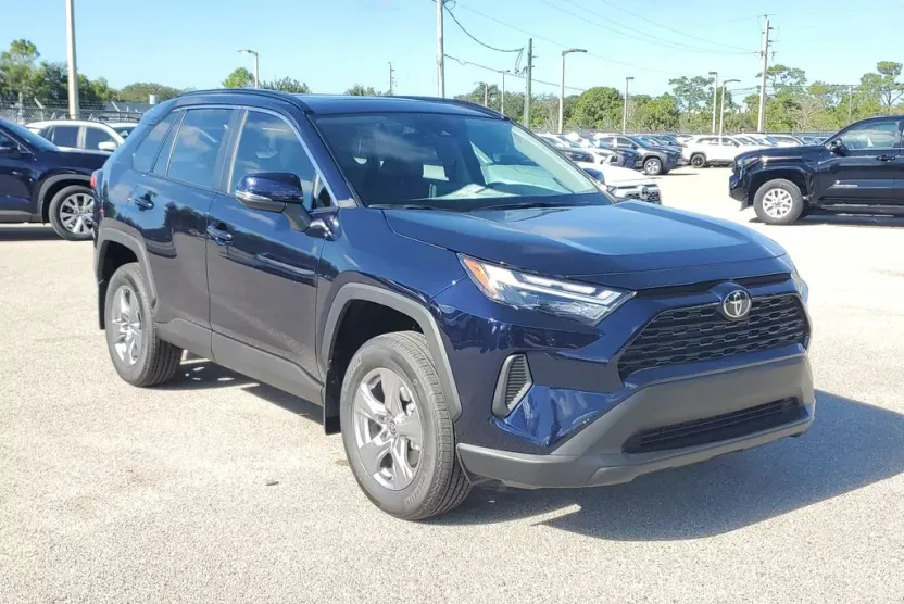 2025 Toyota RAV4 XLE photo 1