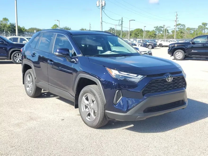 2025 Toyota RAV4 XLE photo 1