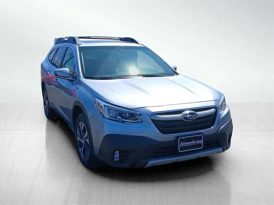 2022 Subaru Outback Limited photo 1