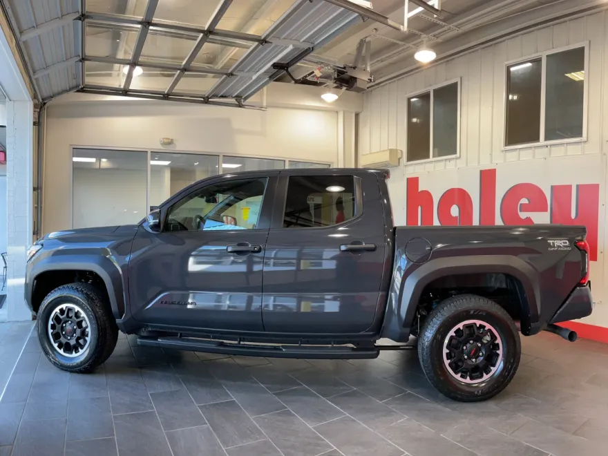 2025 Toyota Tacoma TRD Double Cab photo 1