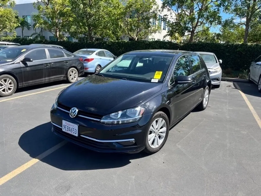 2018 Volkswagen Golf TSI SE photo 1