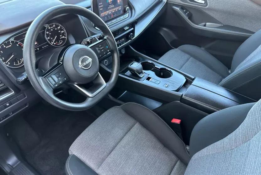 2023 Nissan Rogue SV photo 1