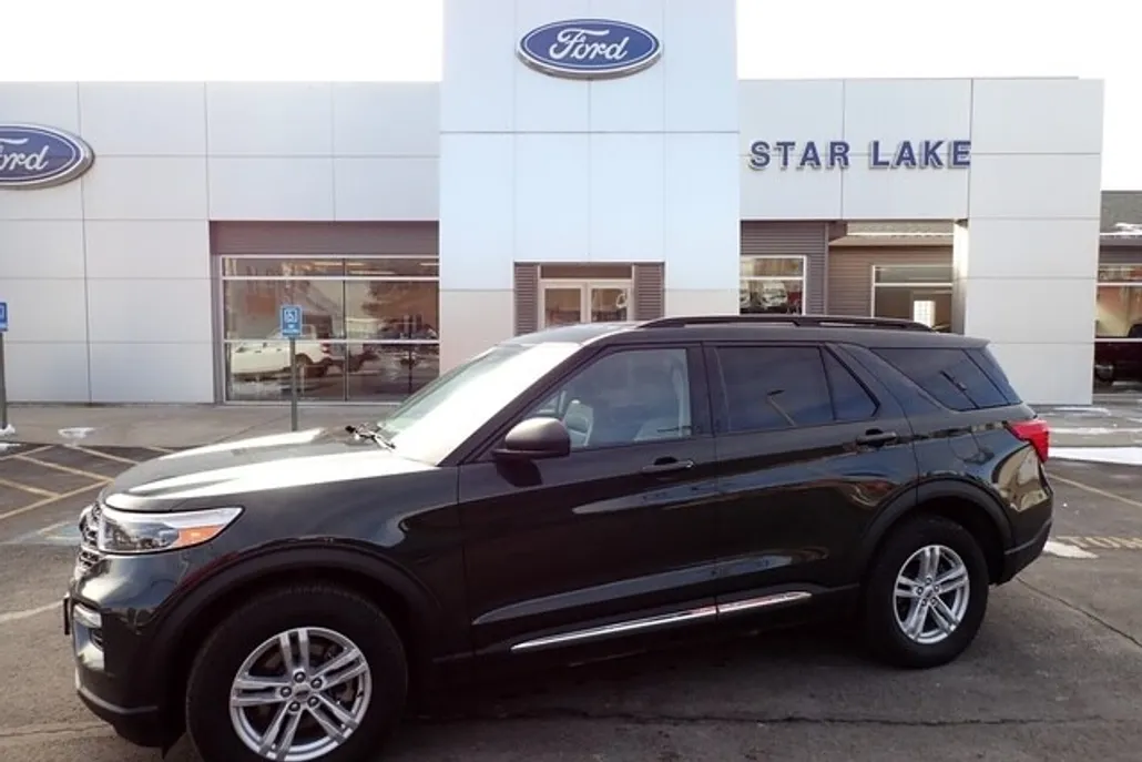 2022 Ford Explorer XLT photo 1