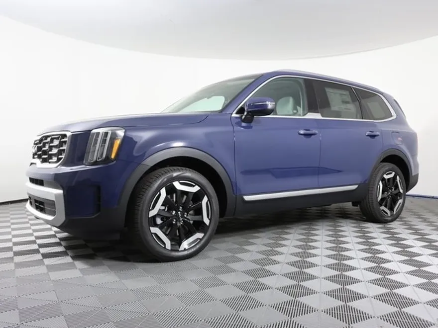 2025 Kia Telluride S photo 1