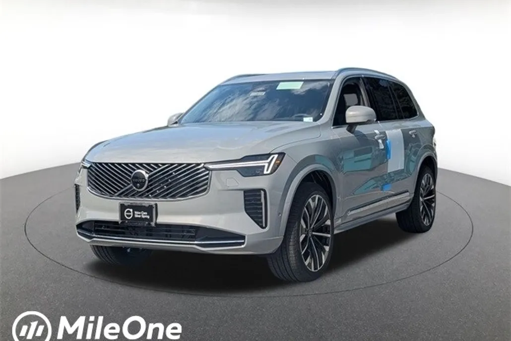 2026 Volvo XC90 B5 Plus photo 1