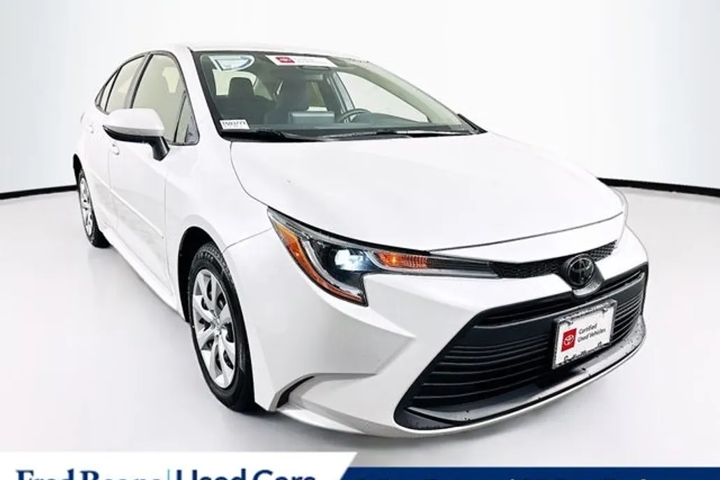 2023 Toyota Corolla LE photo 1