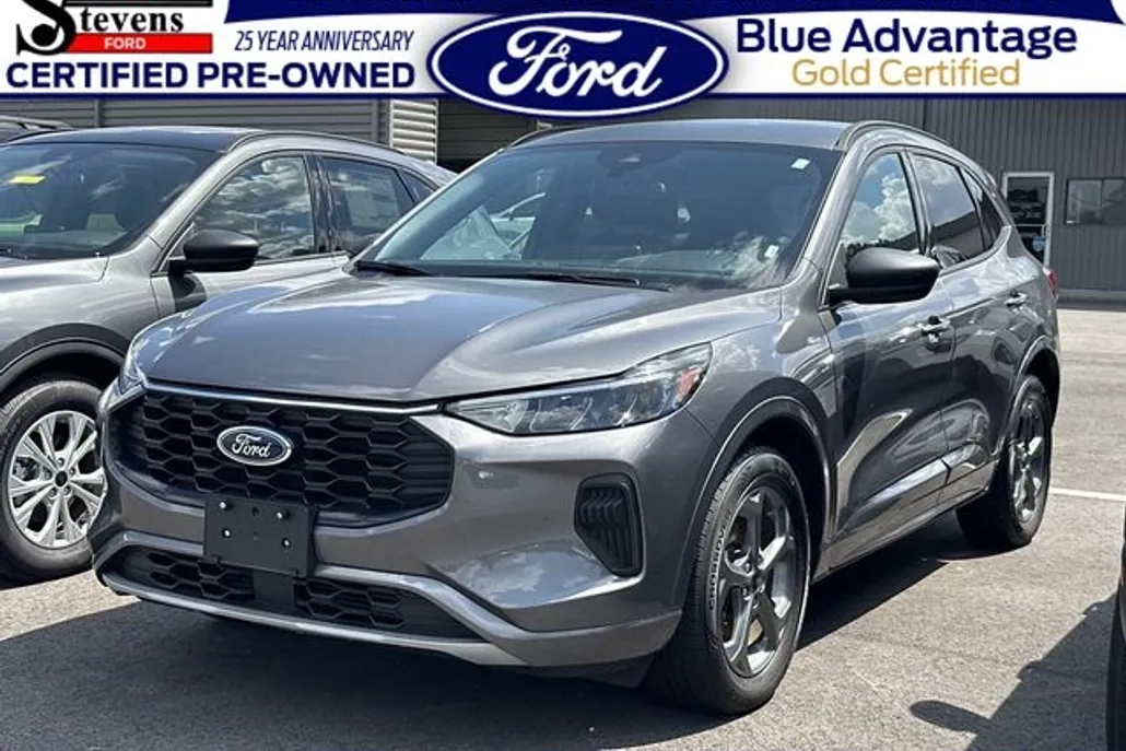 2023 Ford Escape ST-Line photo 1