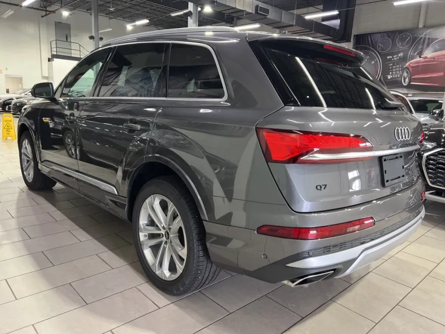 2025 Audi Q7 45 Premium photo 1