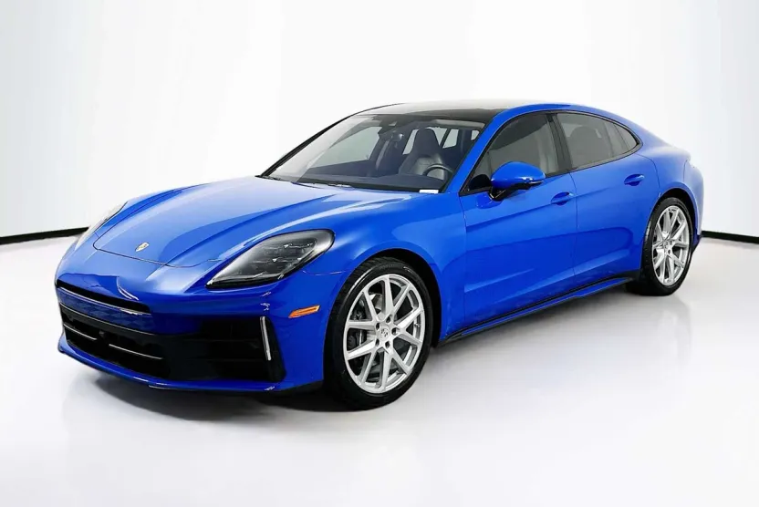 2025 Porsche Panamera photo 1