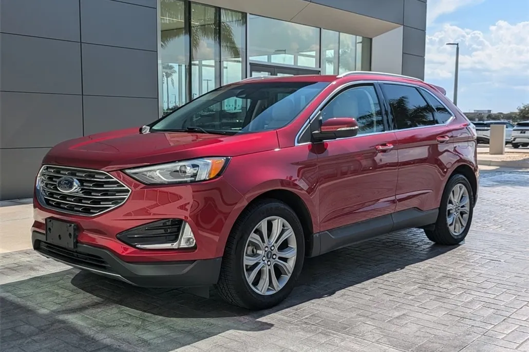 2019 Ford Edge Titanium photo 1