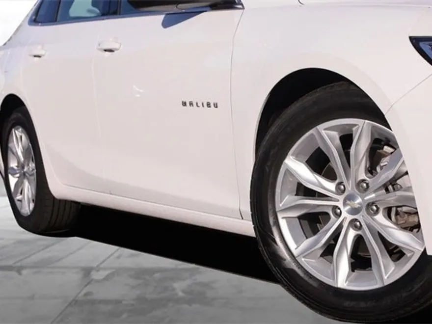 2024 Chevrolet Malibu 1LT photo 1