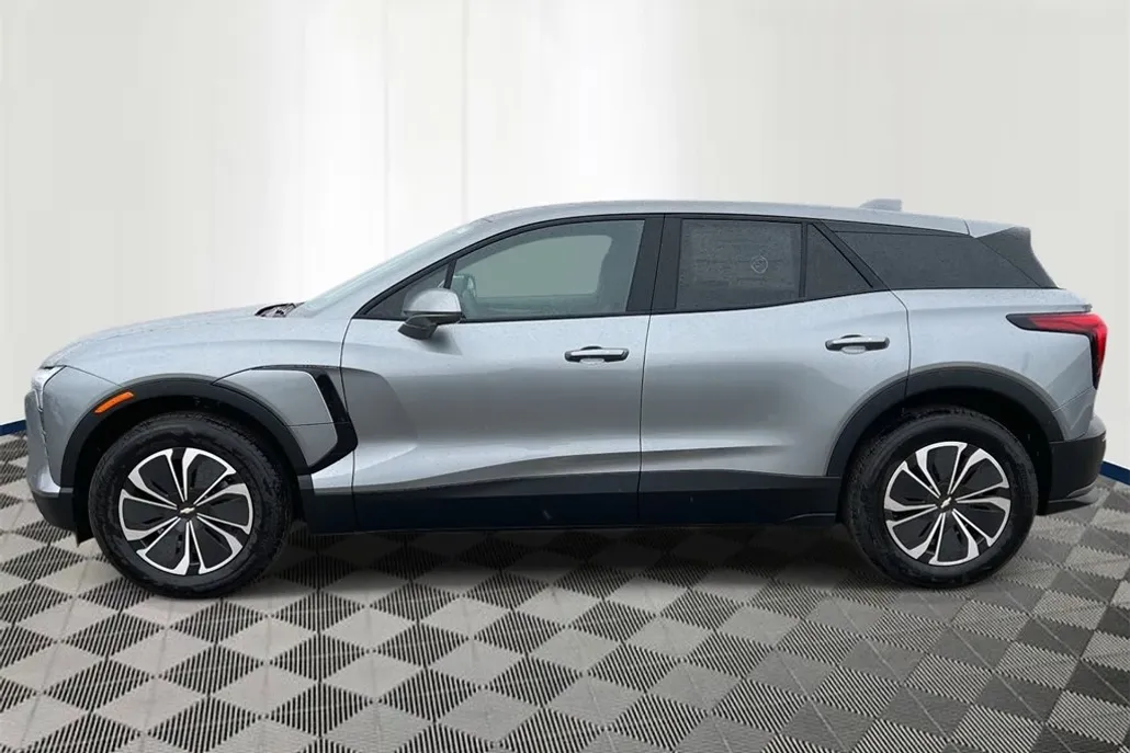 2026 Chevrolet Blazer EV photo 1