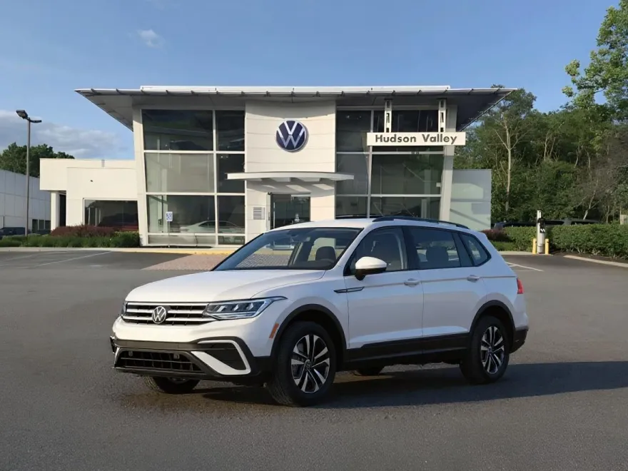 2025 Volkswagen Tiguan S photo 1