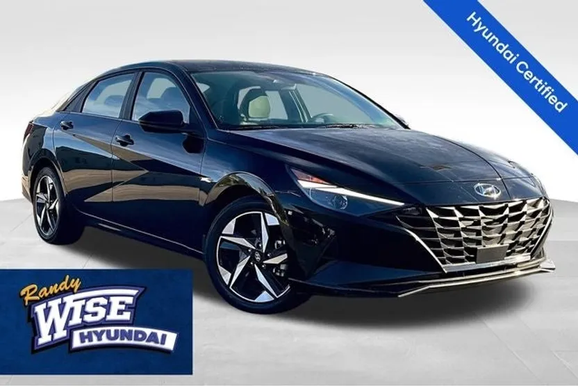 2023 Hyundai Elantra SEL photo 1