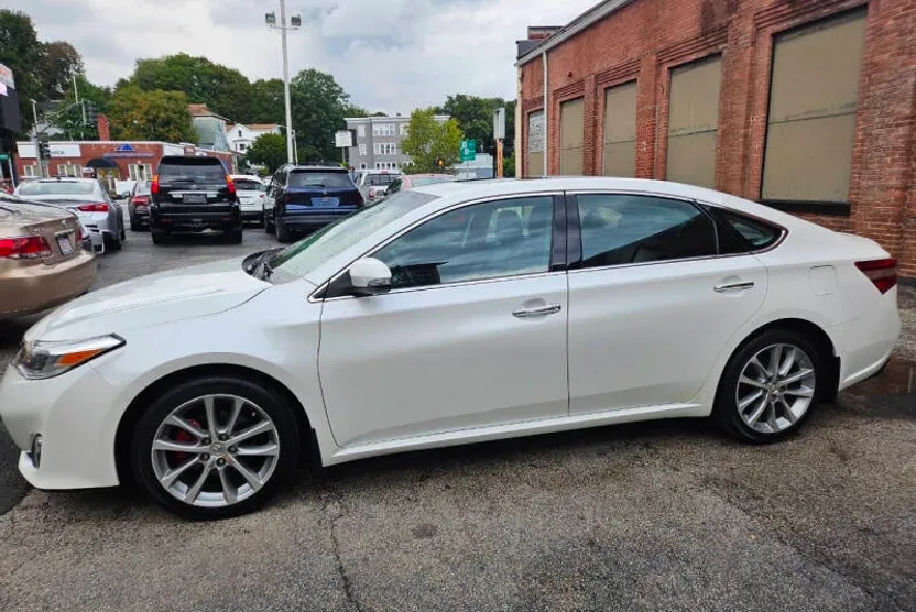 2014 Toyota Avalon XLE Touring photo 1