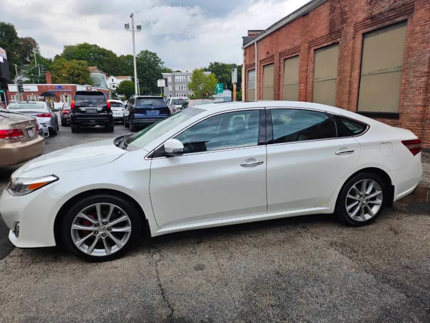 2014 Toyota Avalon XLE Touring photo 1