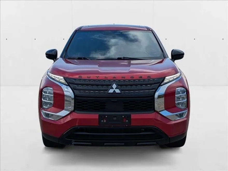 2022 Mitsubishi Outlander Black Edition photo 1