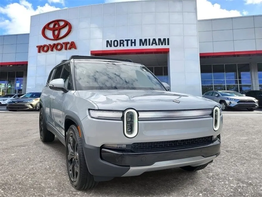 2025 Rivian R1S Adventure photo 1