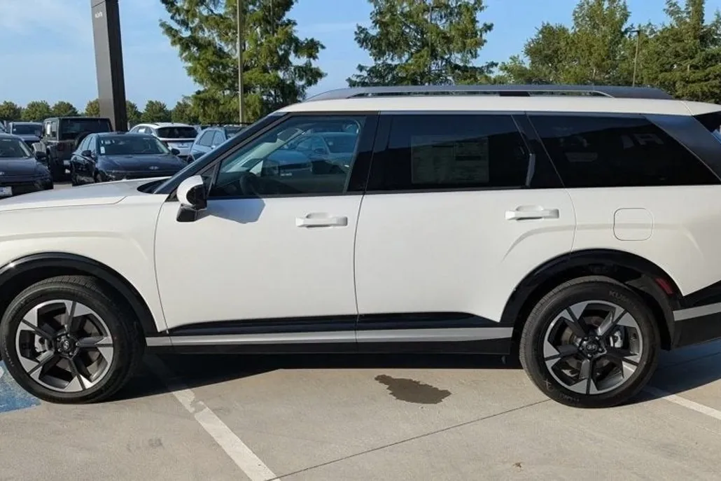 2026 Hyundai Palisade Limited photo 1