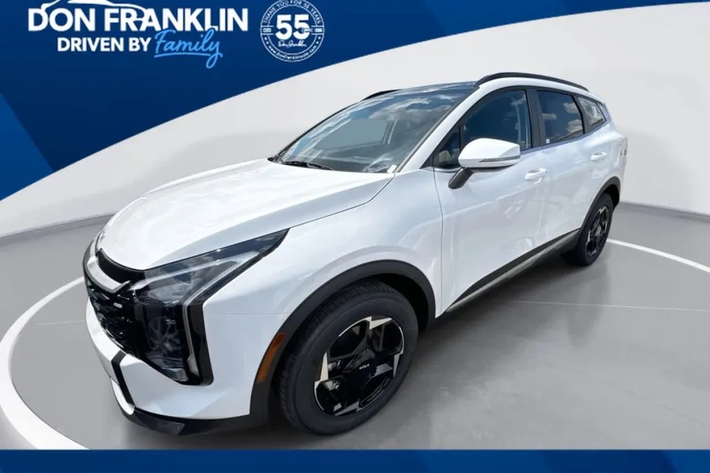 2026 Kia Sportage EX photo 1