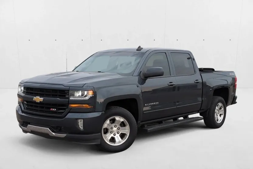 2017 Chevrolet Silverado 1500 LT photo 1