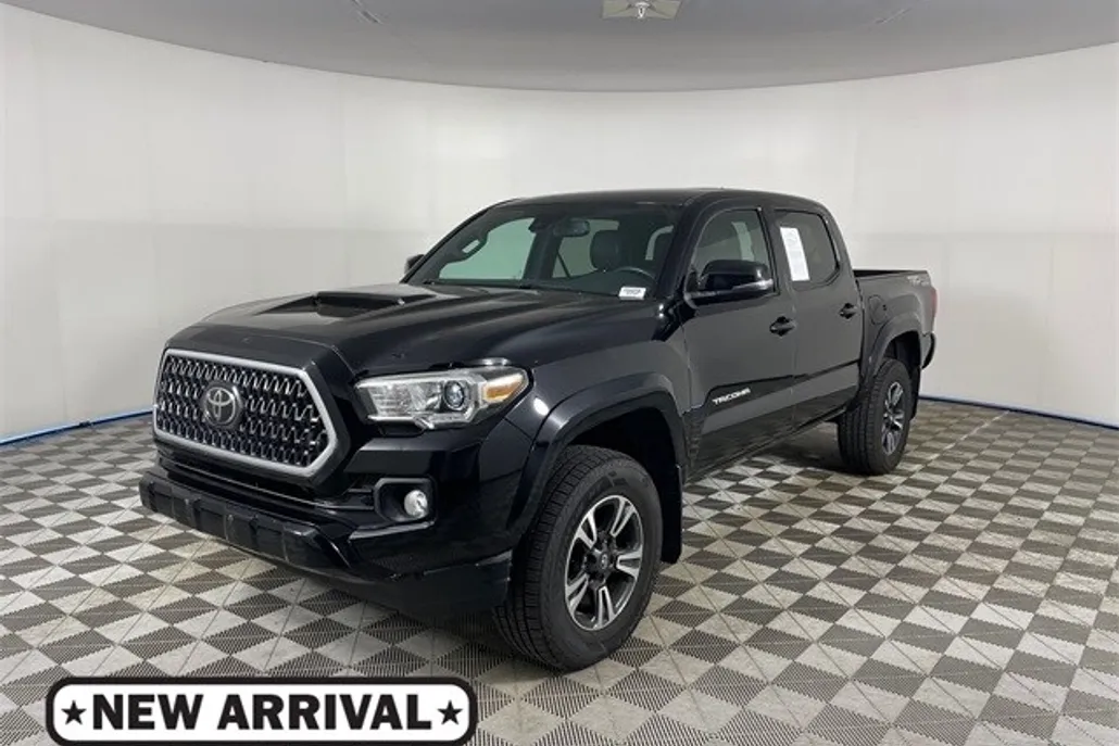 2019 Toyota Tacoma Double Cab photo 1