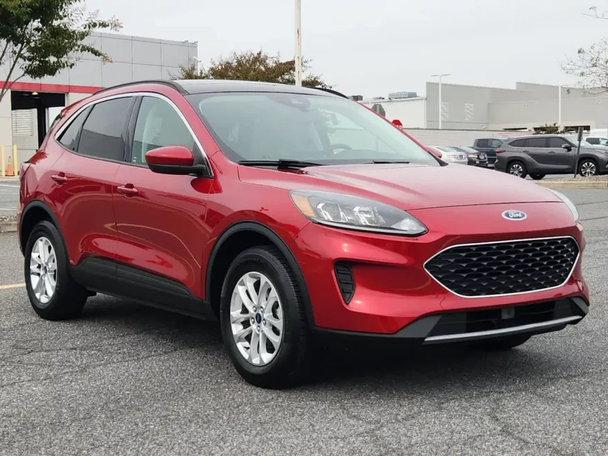 2021 Ford Escape SE Sport photo 1