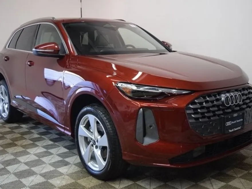 2025 Audi Q5 Premium Plus photo 1