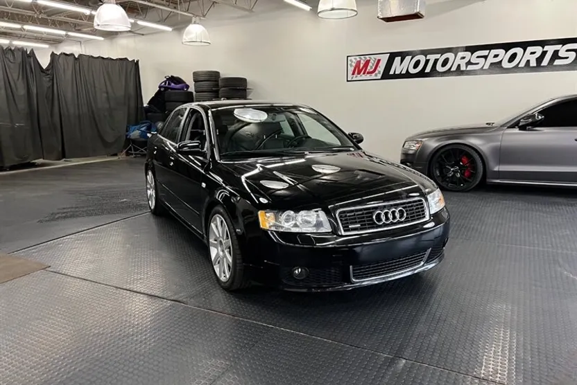 2004 Audi A4 1.8T Quattro photo 1