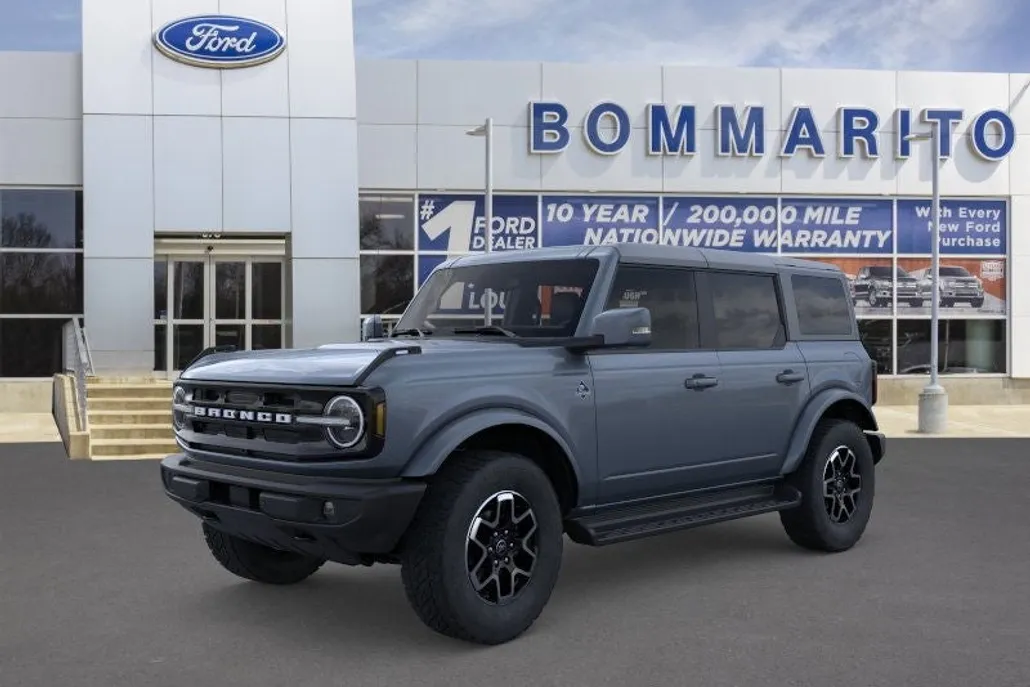 2025 Ford Bronco Outer Banks photo 1