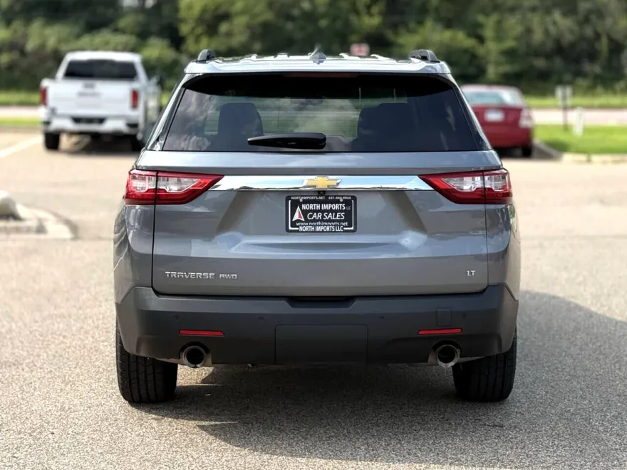 2021 Chevrolet Traverse Cloth 1LT photo 1