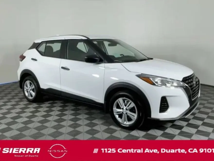 2025 Nissan Kicks Play S photo 1