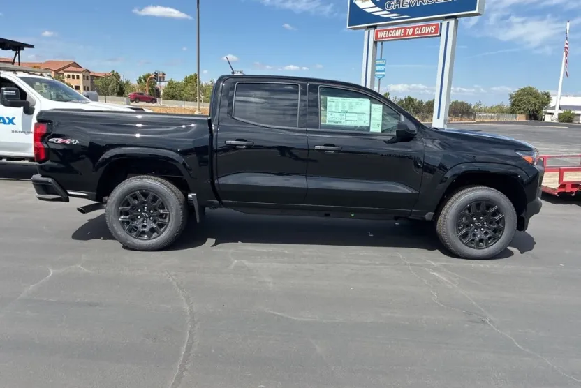 2026 Chevrolet Colorado Work Truck photo 1
