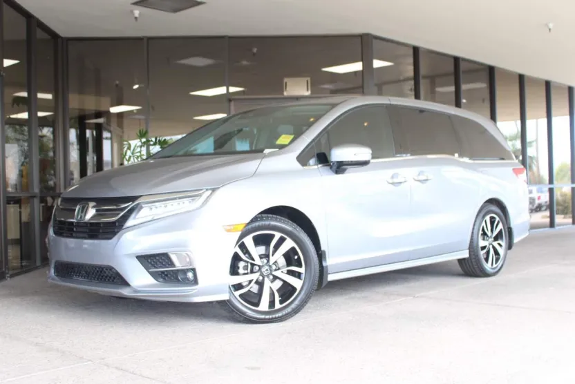 2018 Honda Odyssey Elite photo 1