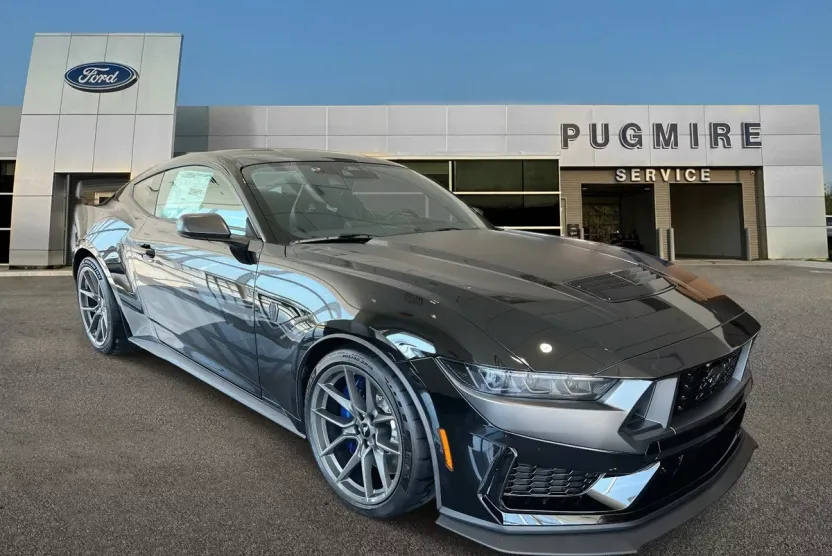 2025 Ford Mustang Dark Horse photo 1