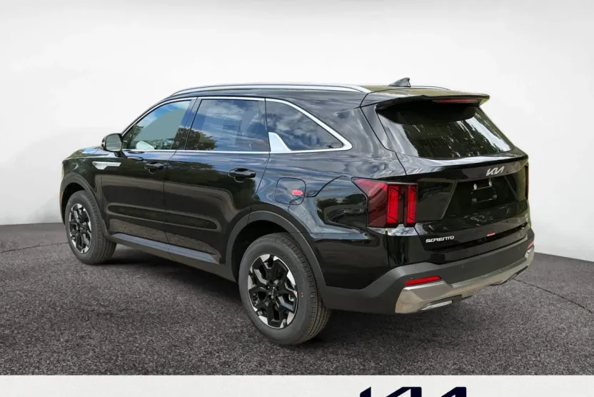 2026 Kia Sorento S photo 1
