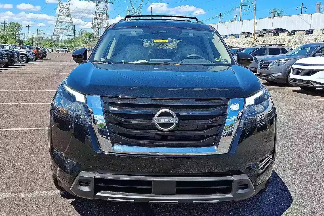 2025 Nissan Pathfinder SV photo 1